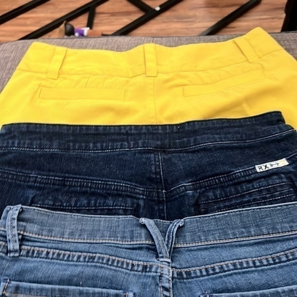Roxy & hurly Shorts - Picture 3 of 8